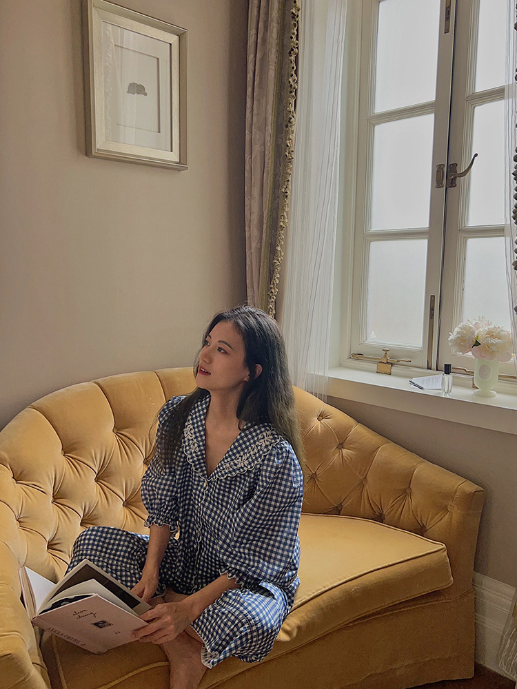 D1AA6C06-8A78-443E-A309-01B525