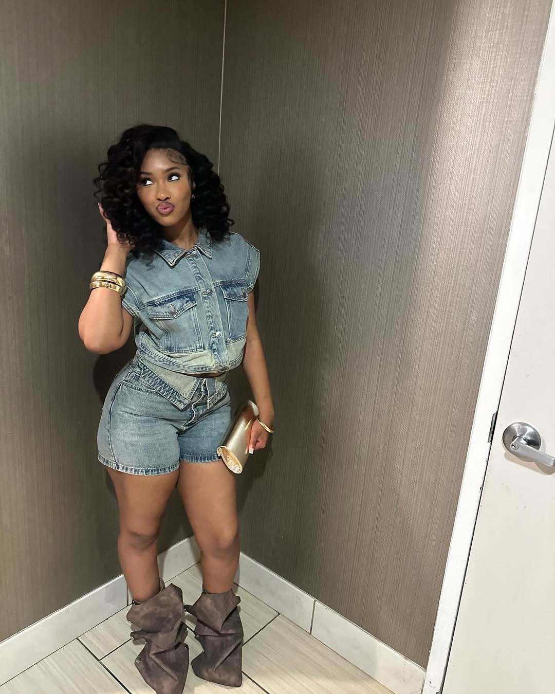 47167bf33b7eddea7147df1e1d6881