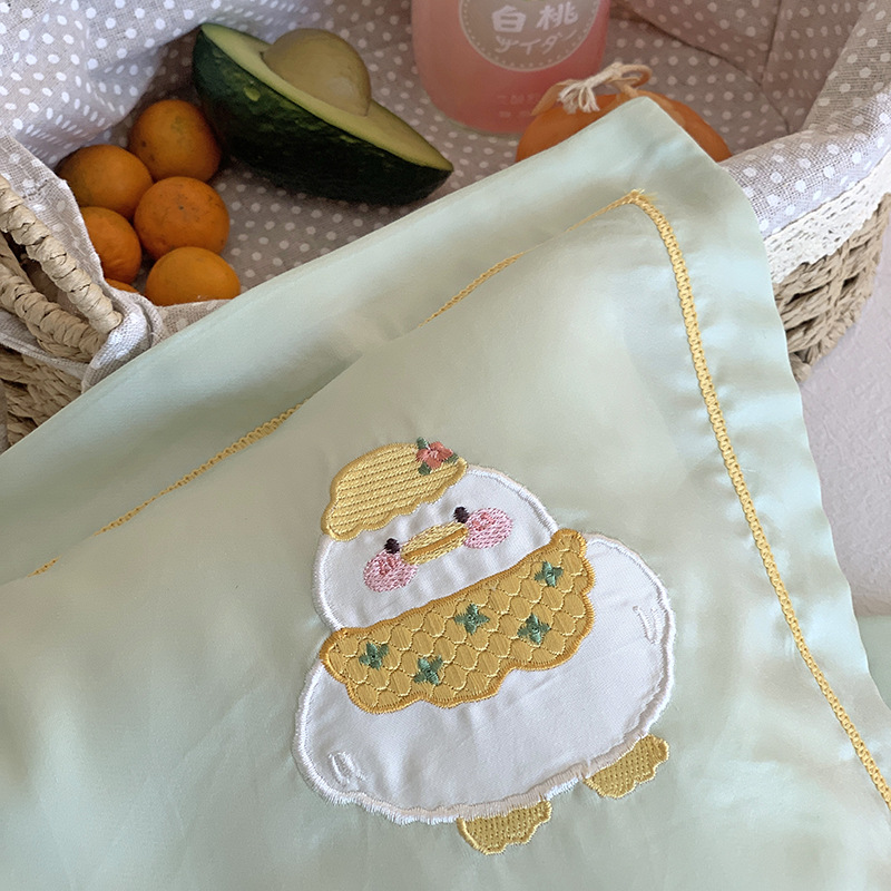 围兜小鸭 (2).jpg