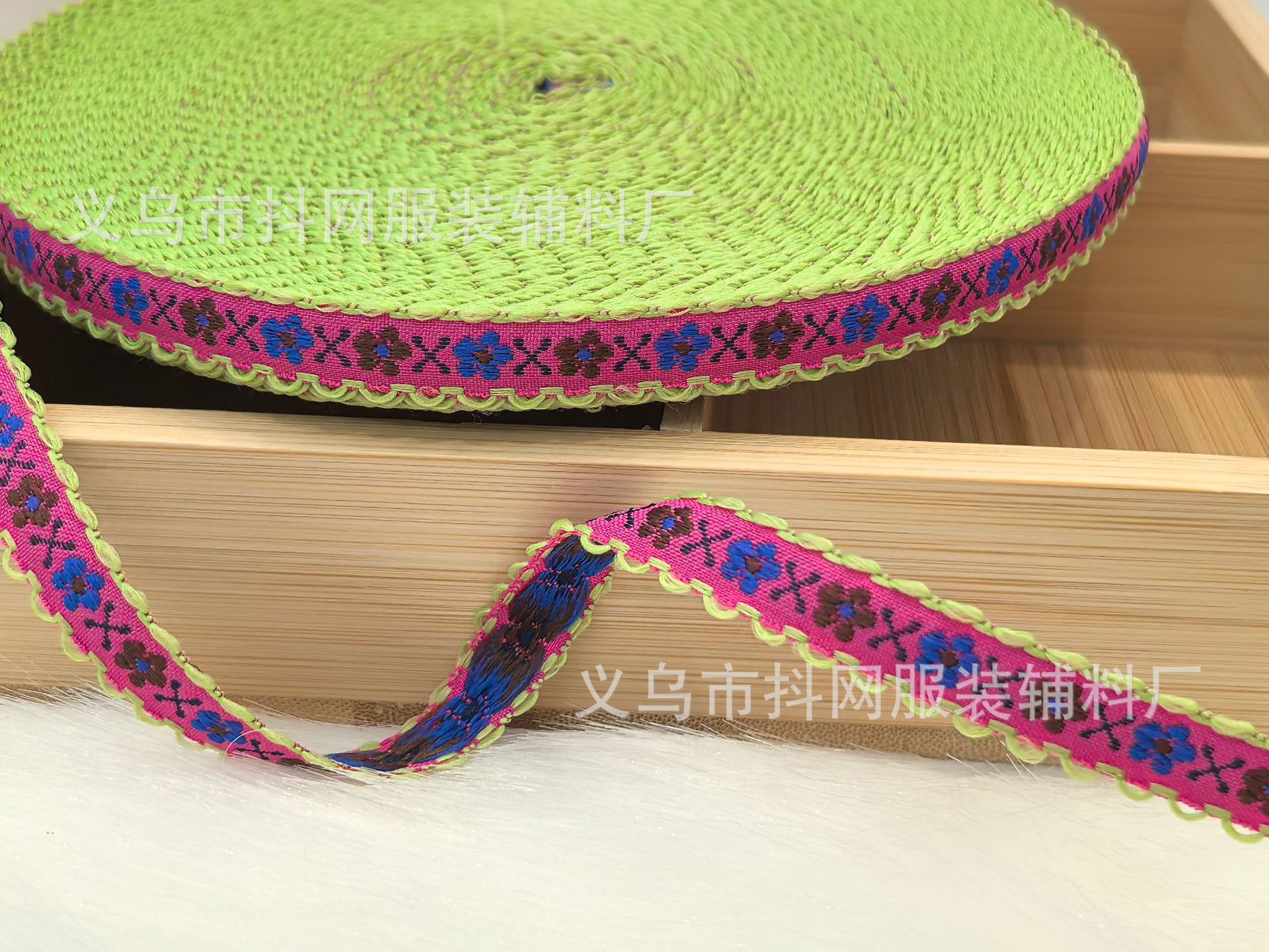 27531ce446a7755139c2e6f5072360