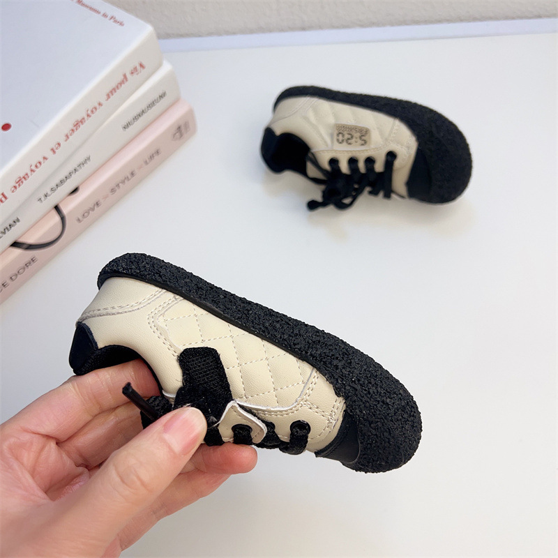 29679702C85B425F660990BEF807B4