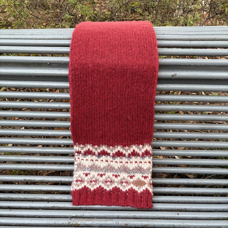 24.费尔岛针织大红（150X20cm，210g左右）