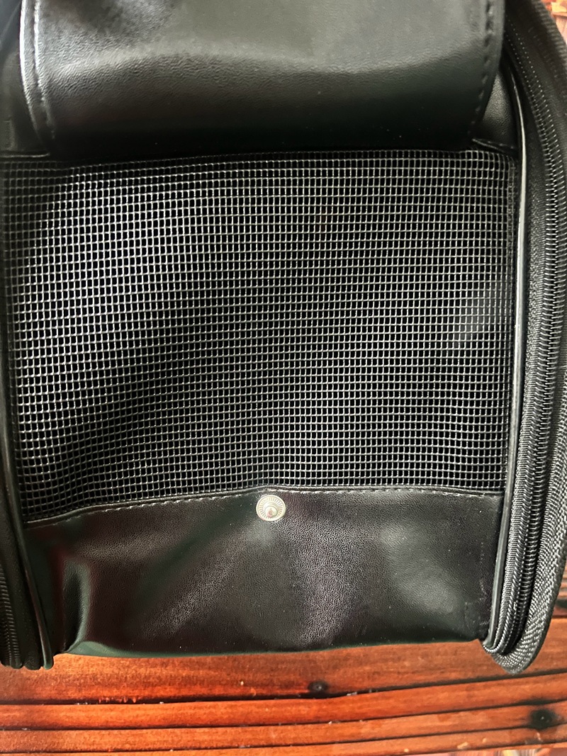 悠乐宠卡通PU双肩背包 黑色2