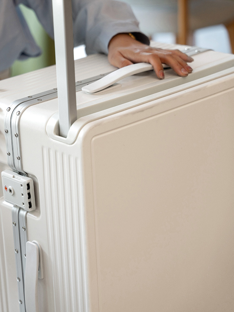 f0884785-7cb0-40f8-92fc-a51d90e93c91.jpe