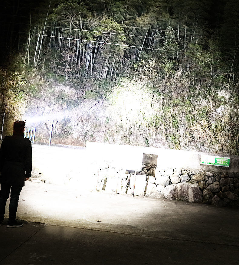 智能电显迷你超亮电筒