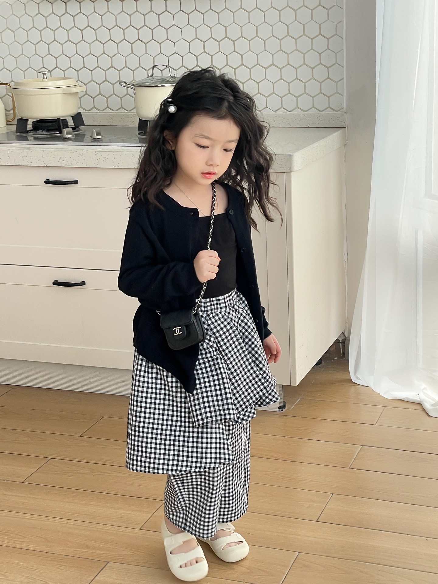 B0E56E54-39B2-4506-BA43-D737DA