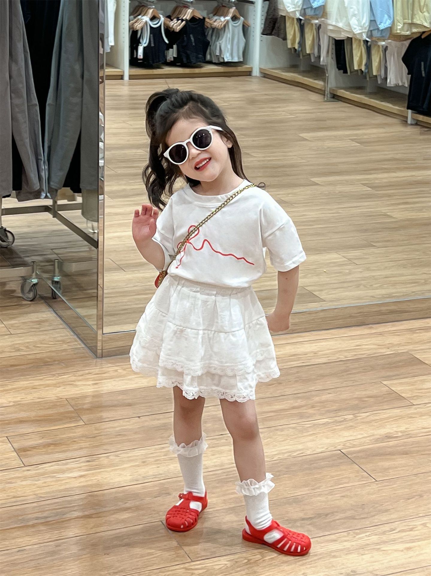 O1CN01hEFgdj28KD1eAy9te_!!1035