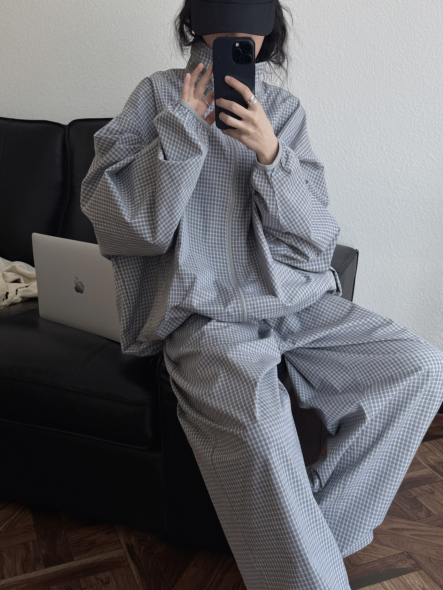 FAB777DA-FA36-414C-8A22-8C33AE