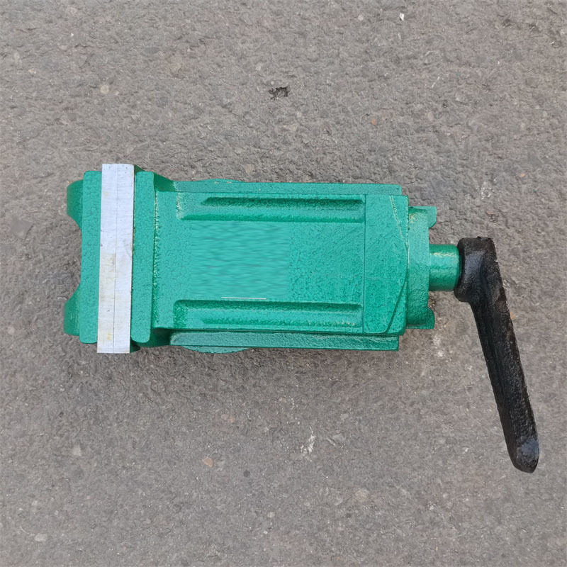 125机用平口钳 (3).jpg