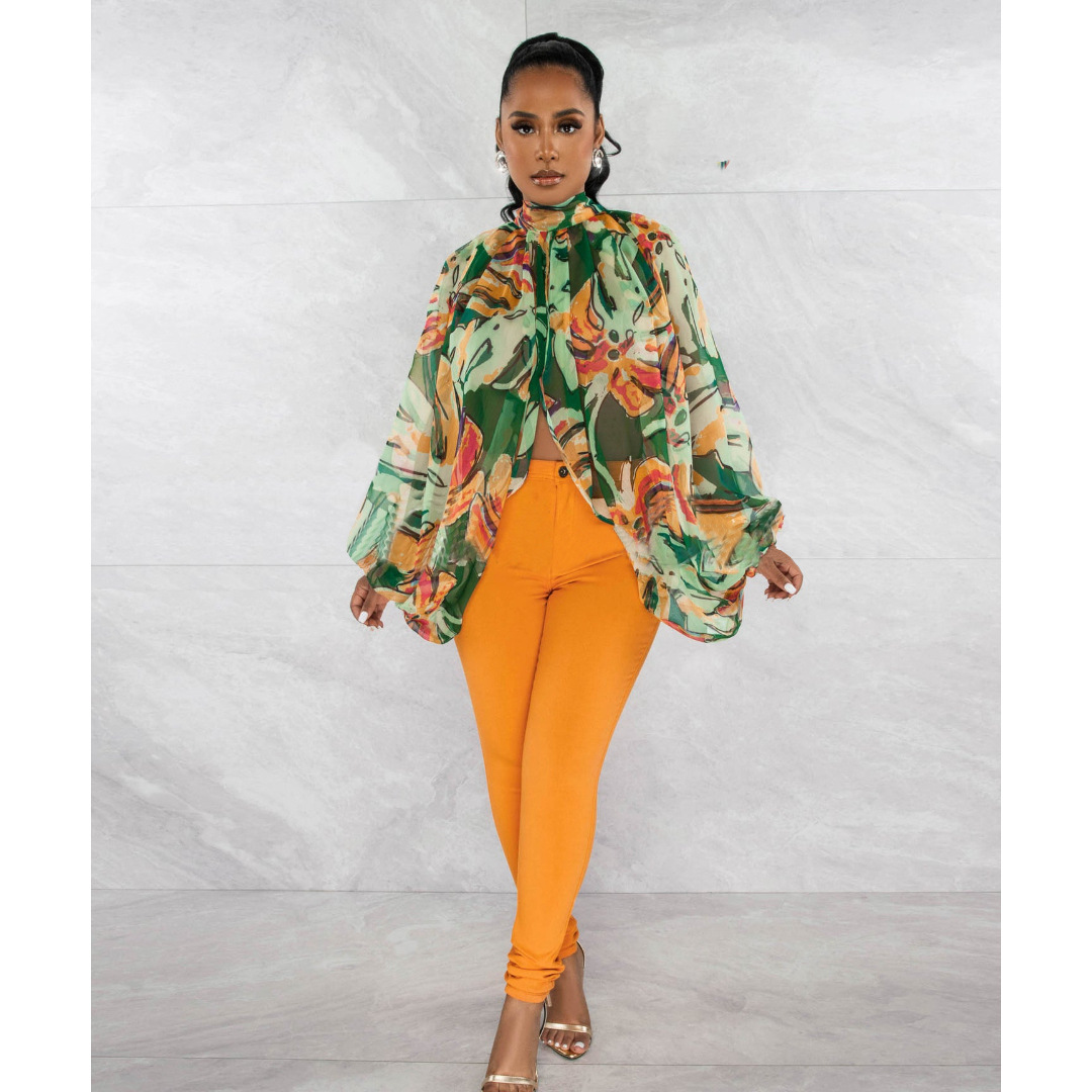 6690 绿底橘花模特图3.jpg