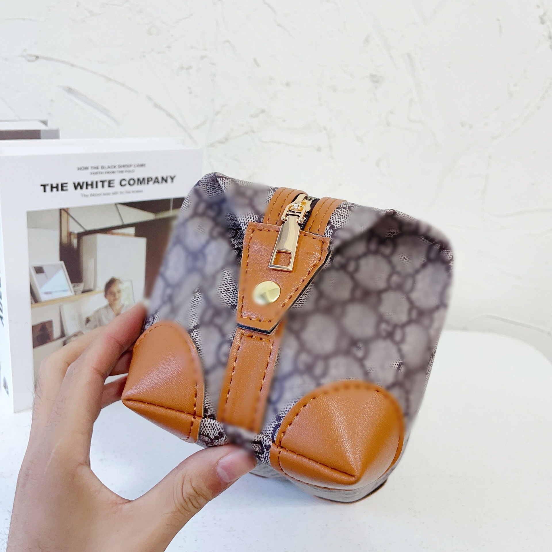 BD8DF73C078AEED9E11F7C9ECDAFE5