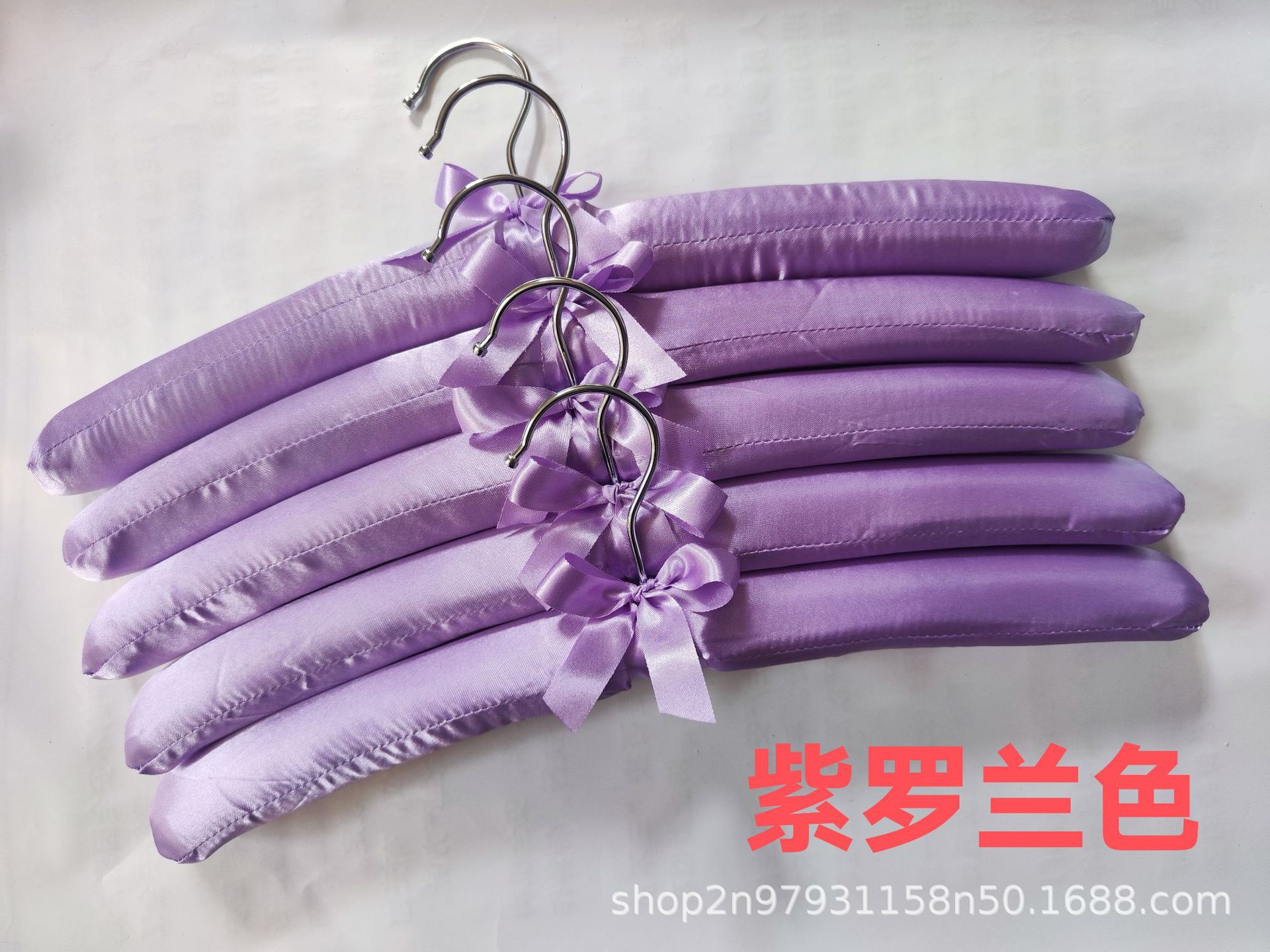 镀铬绸布衣架多种颜色