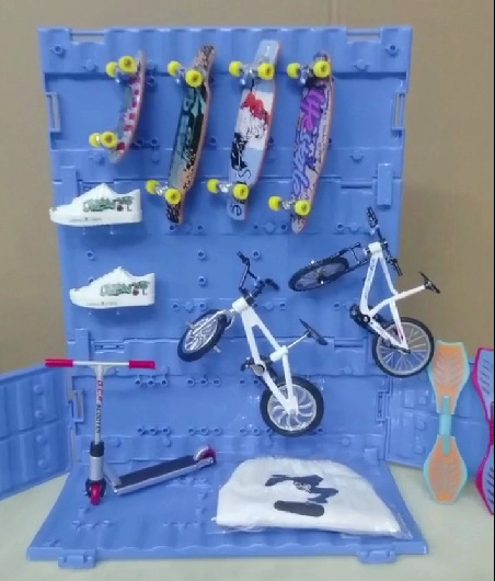 蓝色集装箱实物图