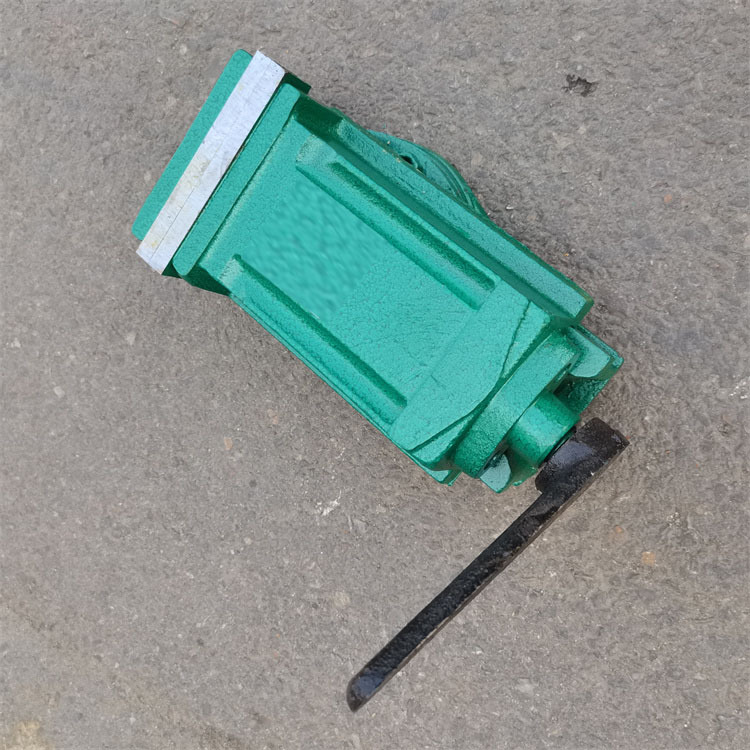 125机用平口钳 (4).jpg