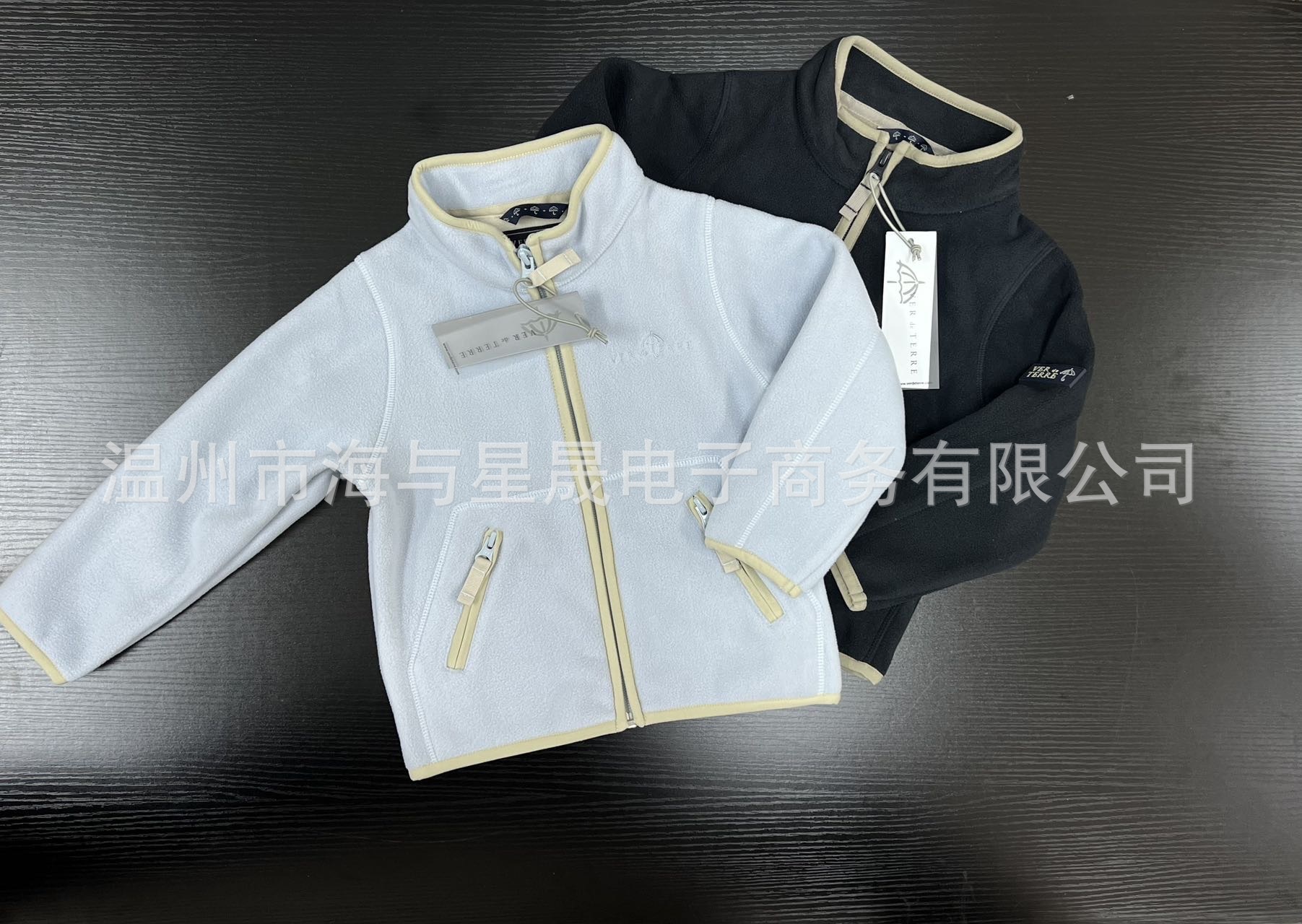 adbf499bd76452c9a232e92ef9e893