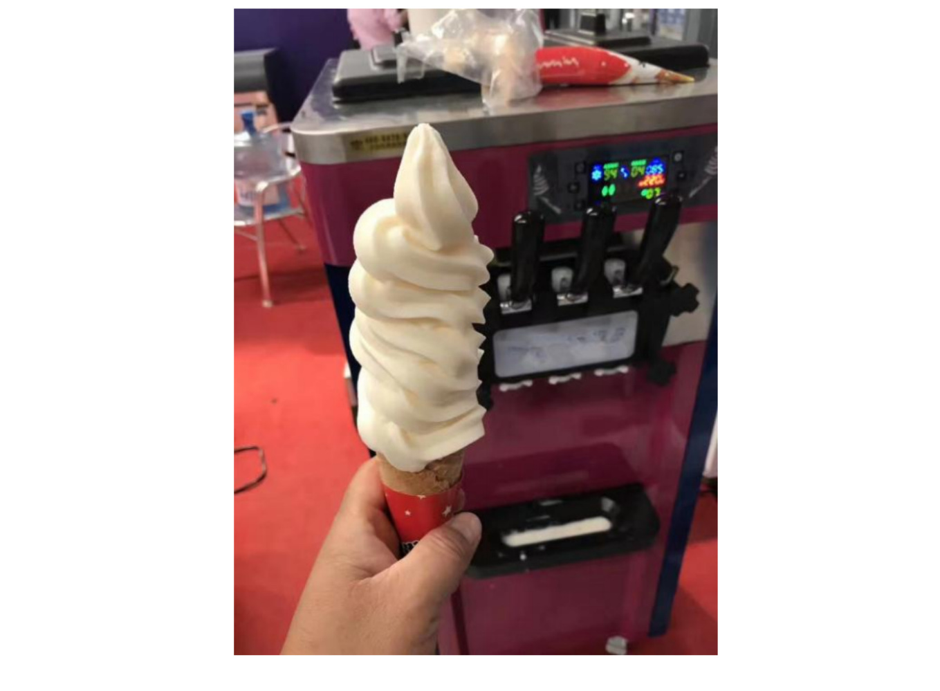 冰淇淋机兆康立式三头BQL-820 玫瑰红 触摸板5