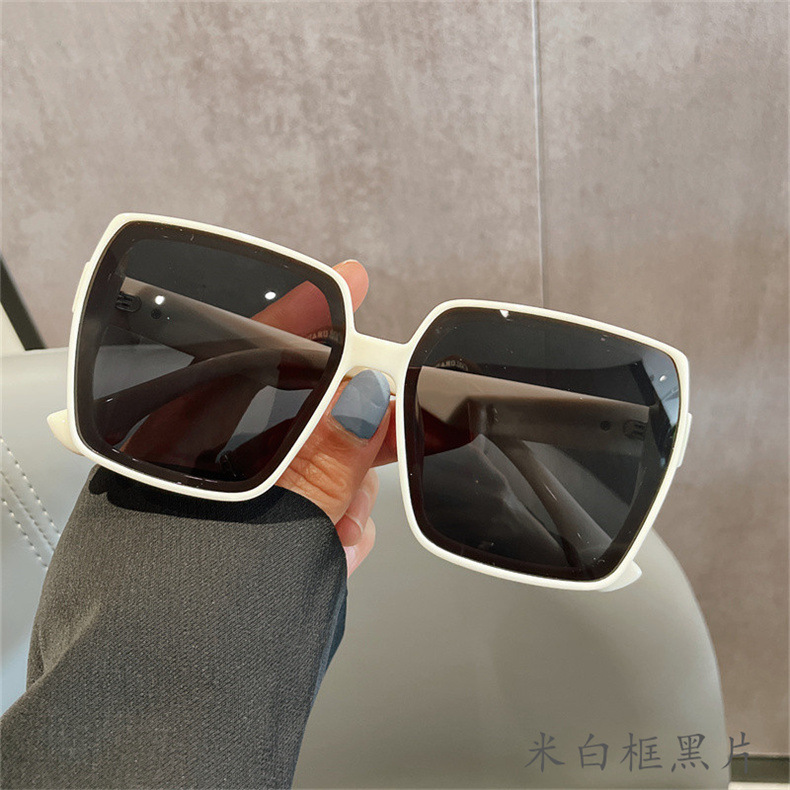 米白框黑片 (2).jpg