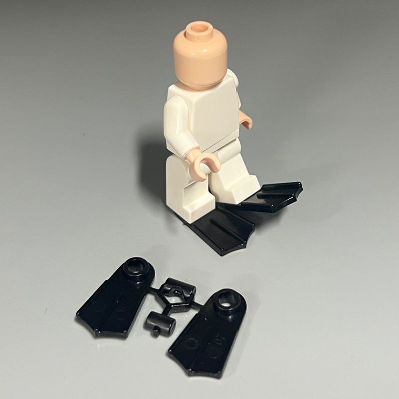 2599