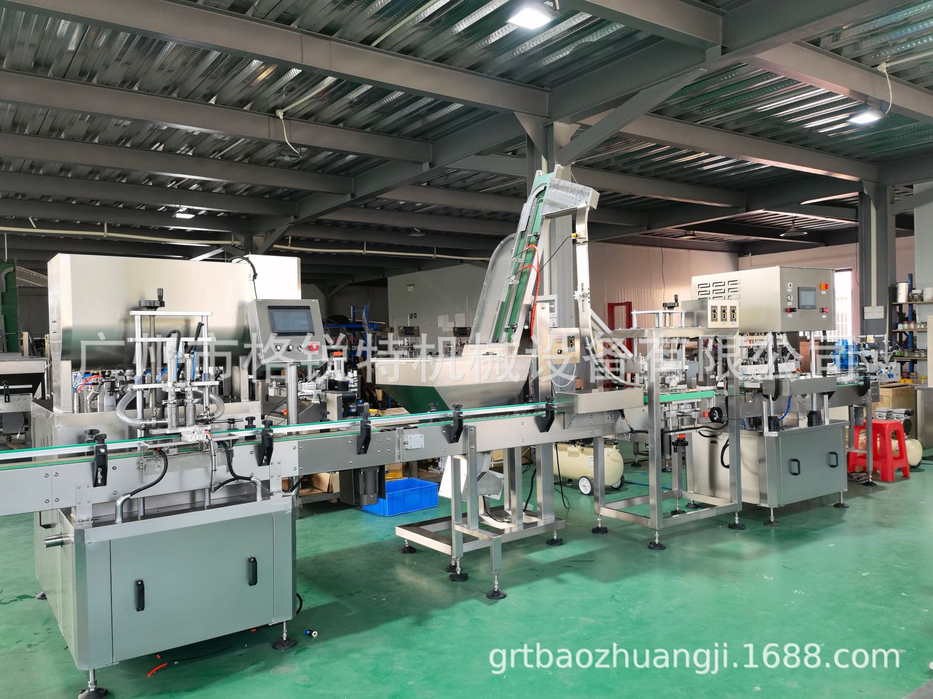 双头灌装+全自动真空旋盖7