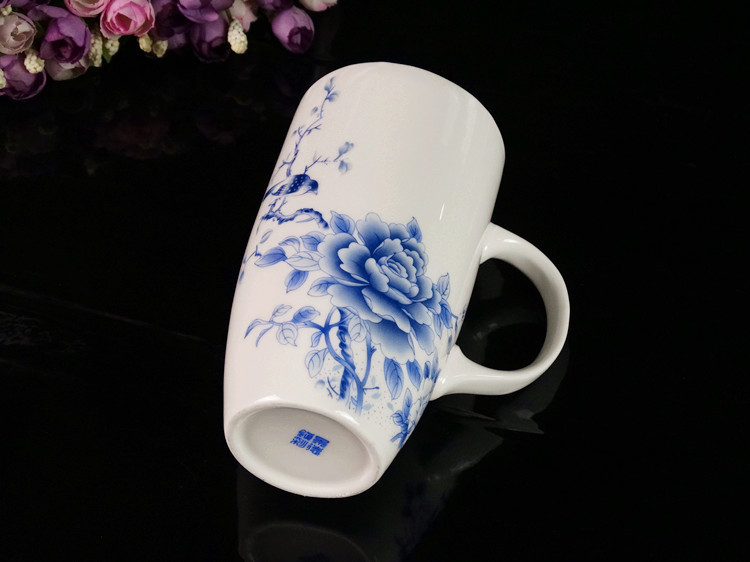 2516737375_1681223066