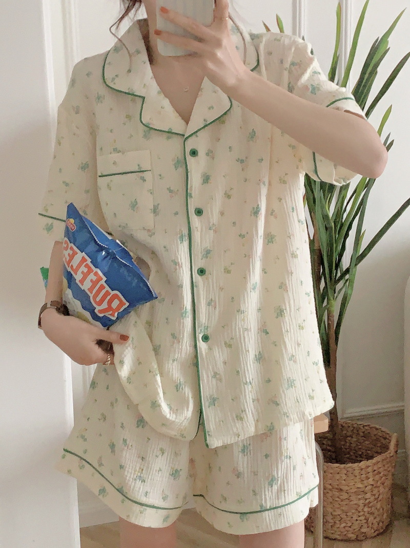 开衫双短绿小花