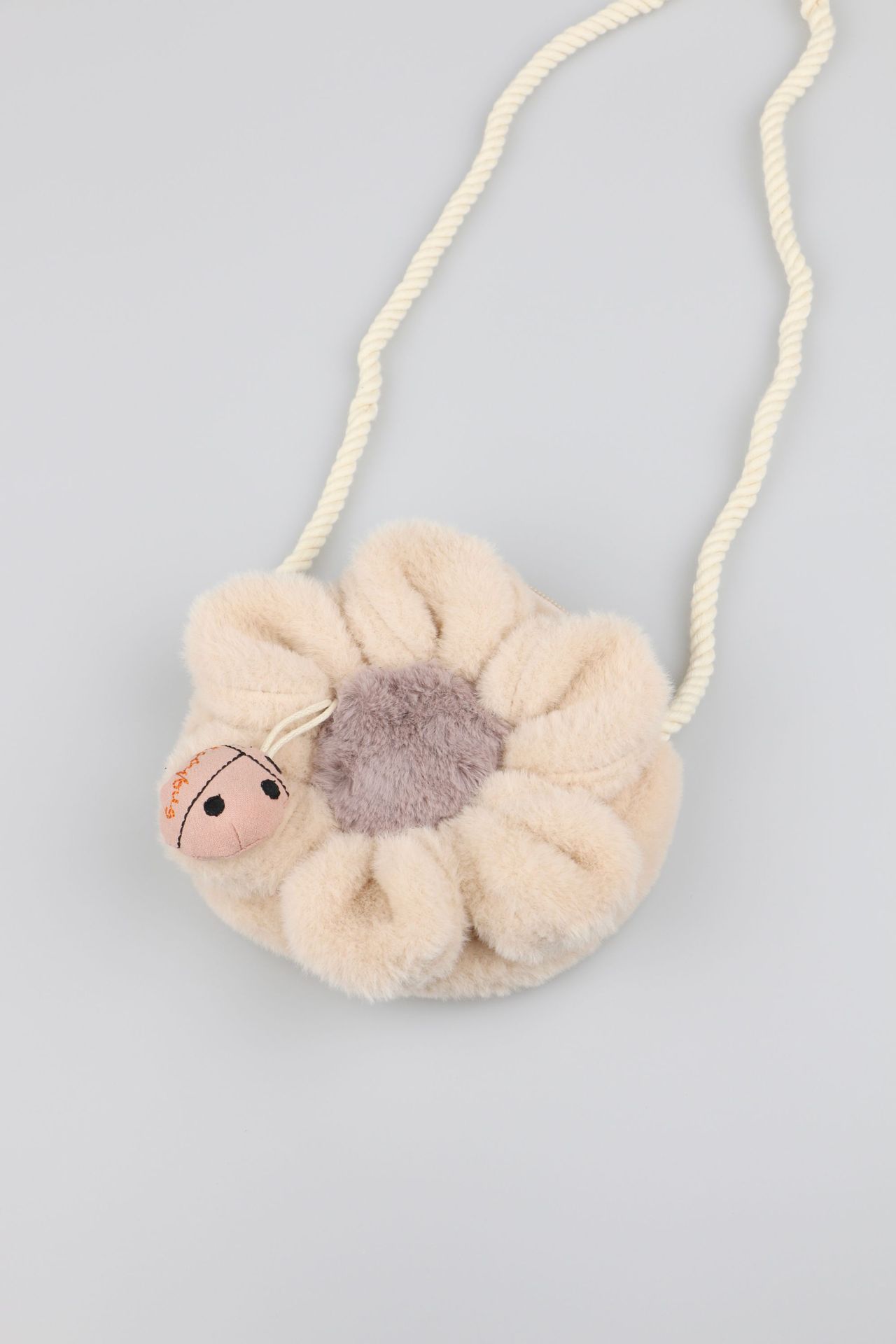 32f2bb564be61f7645e4f34430fc09