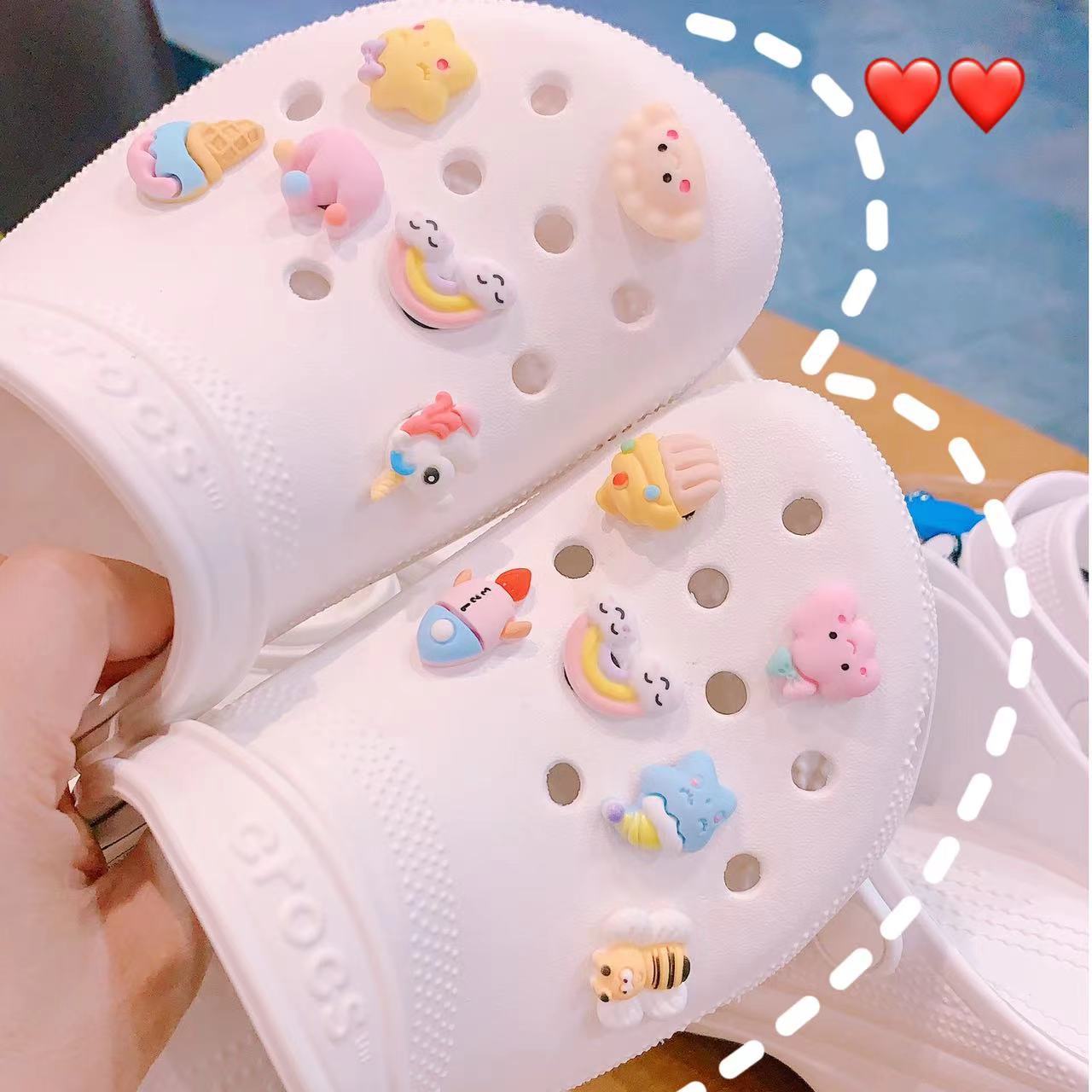 微笑彩虹款鞋扣，成品