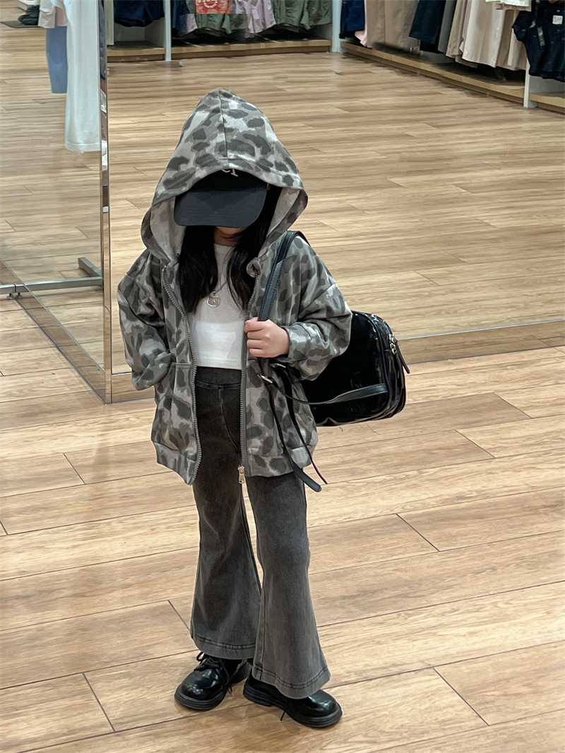 O1CN01MeUCWa28KD2dq1Ojr_!!1035