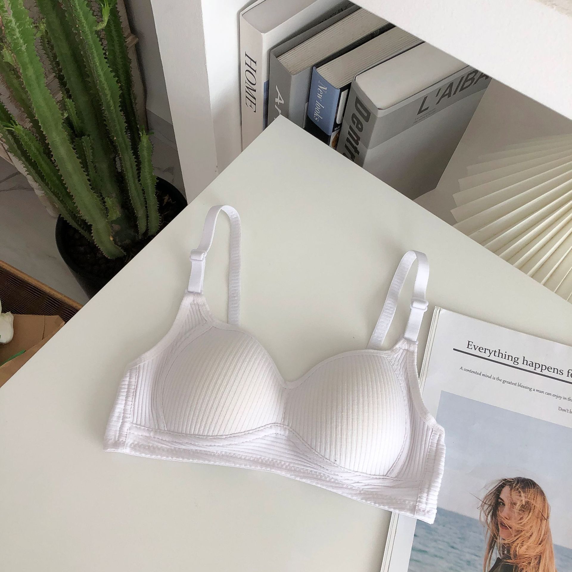 22701818542_2068348693