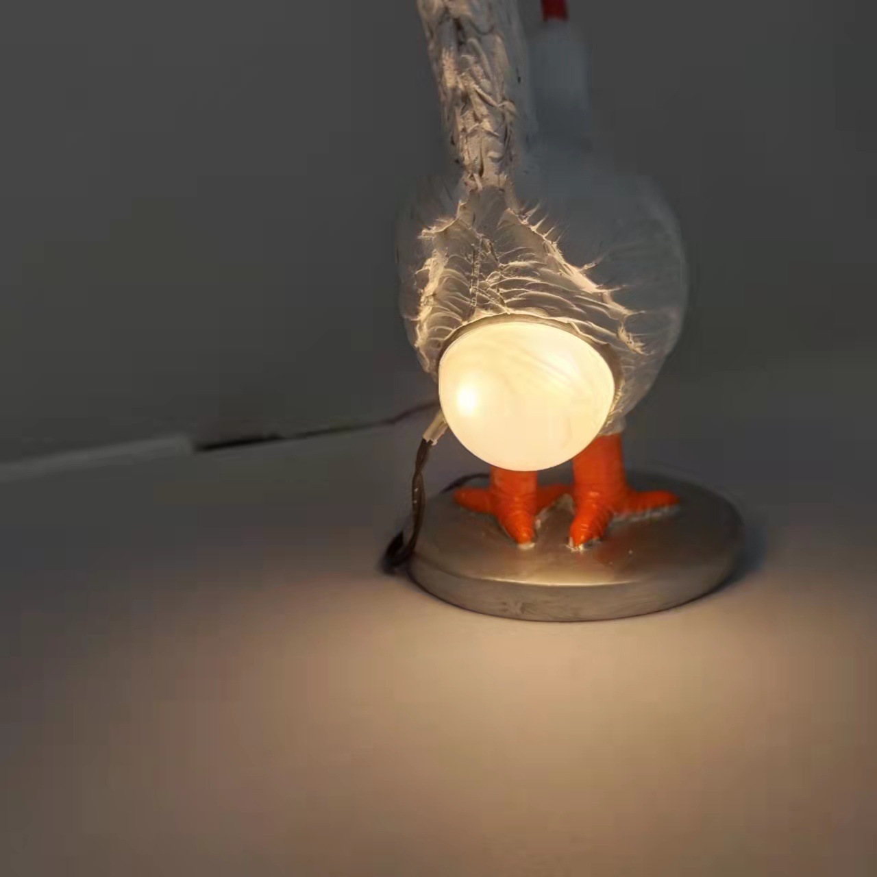 复活节树脂灯泡鸡