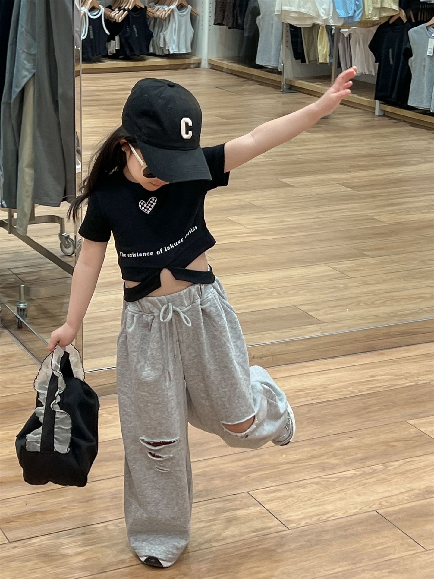 O1CN01WTGfUd28KD1g2saNA_!!1035