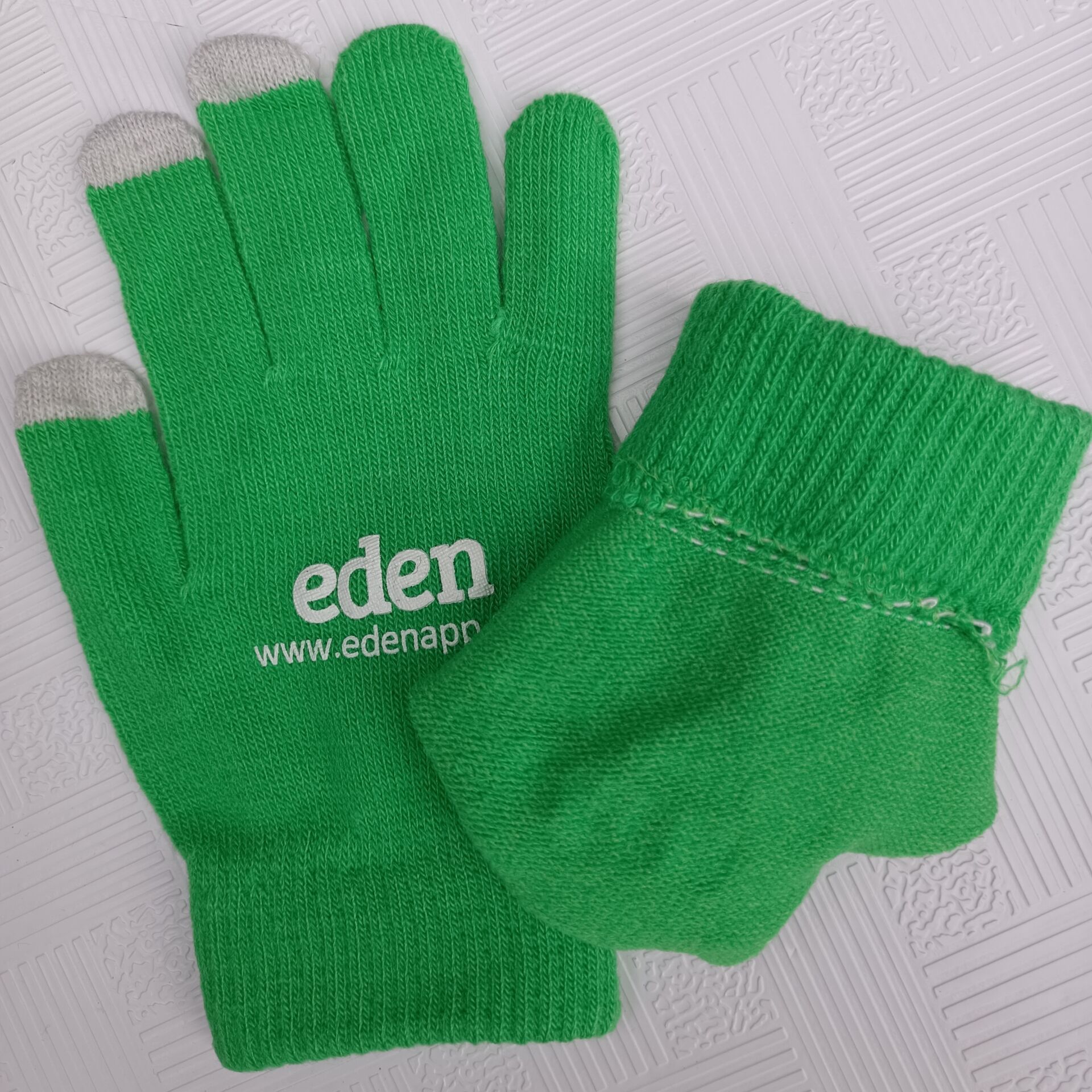 CB2C8AB601D257456740526132450D