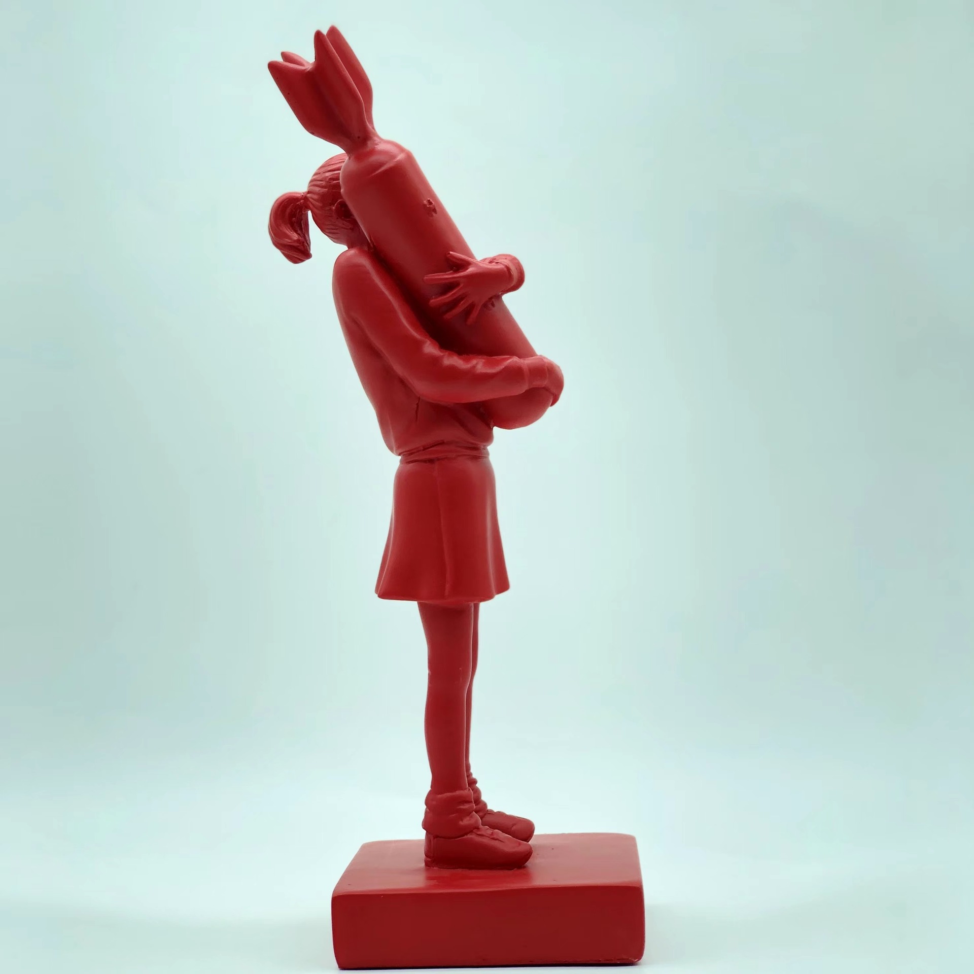 拥抱炸弹的女孩 Bomb Hugger