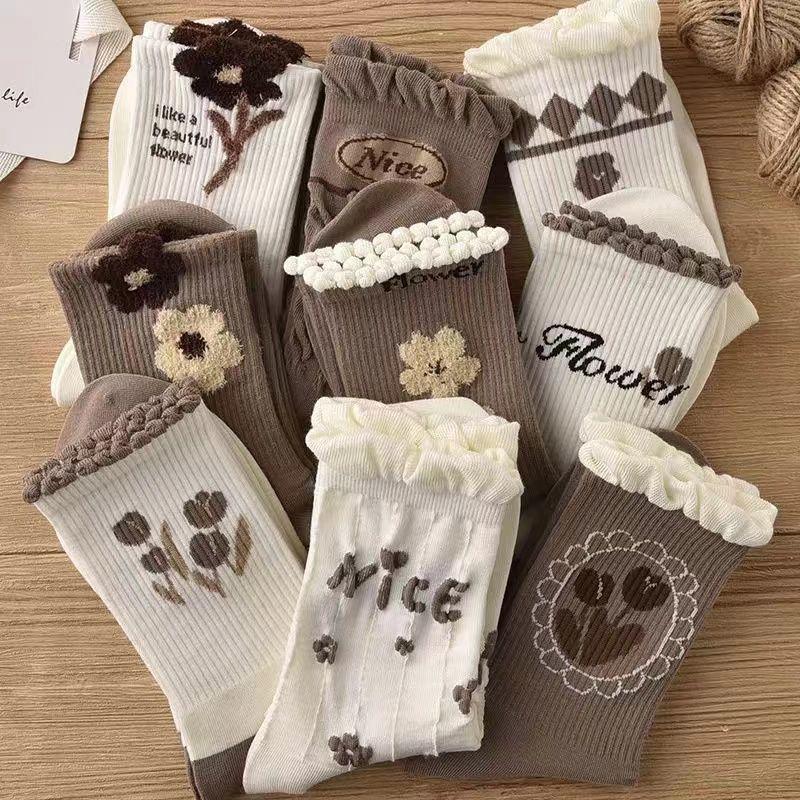 袜子女秋冬长筒袜百搭高颜值花边中筒森系毛绒花朵学生咖色ins