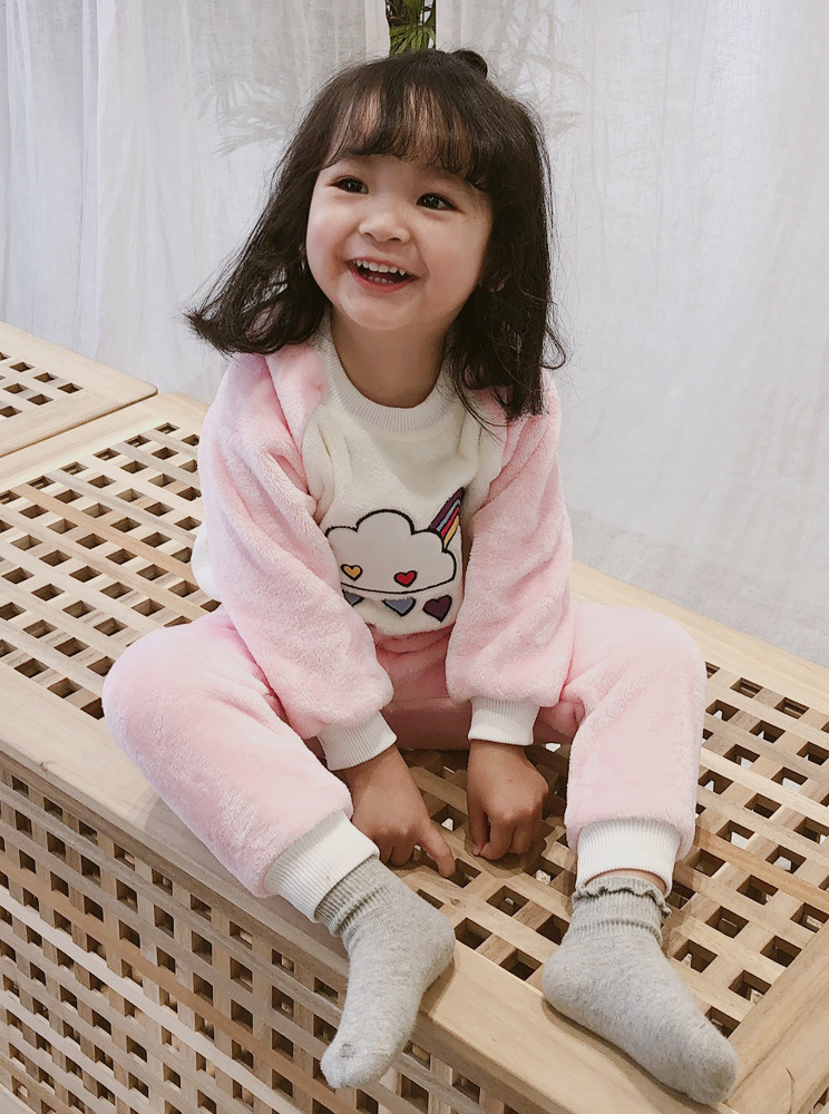 9557046031_281807104