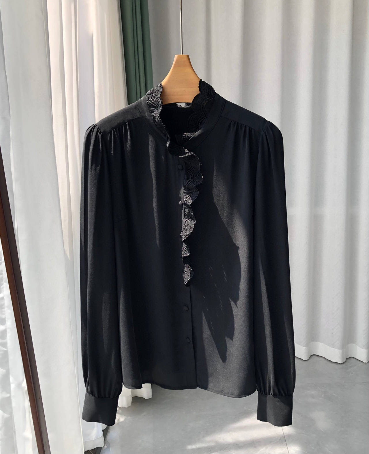 刺绣(花瓣领)真丝衬衫 (1).jpg