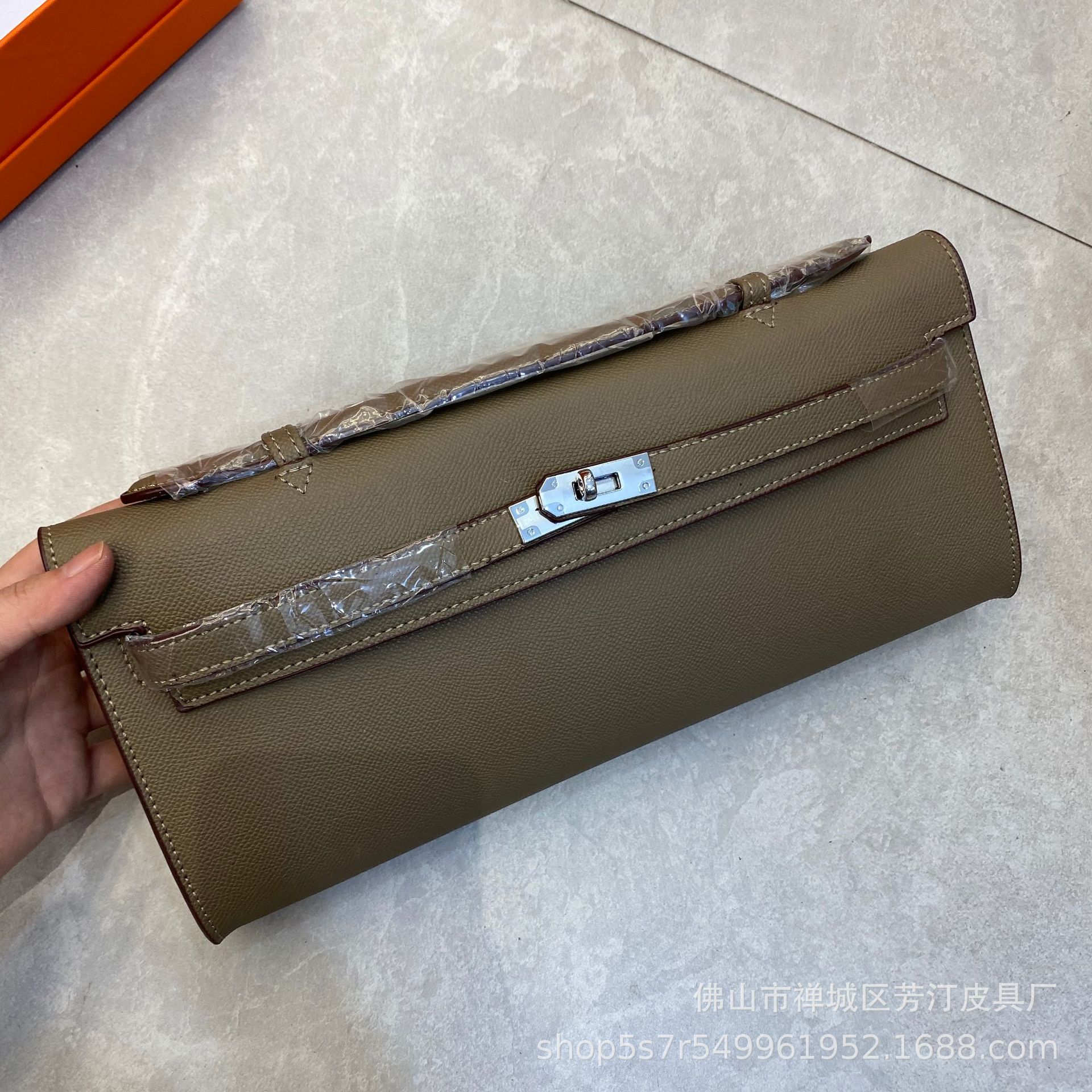 银扣凯莉钱包（盒斜挎