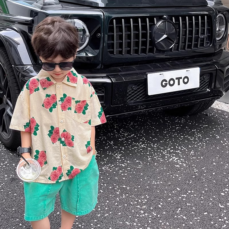 4_511187489998766632