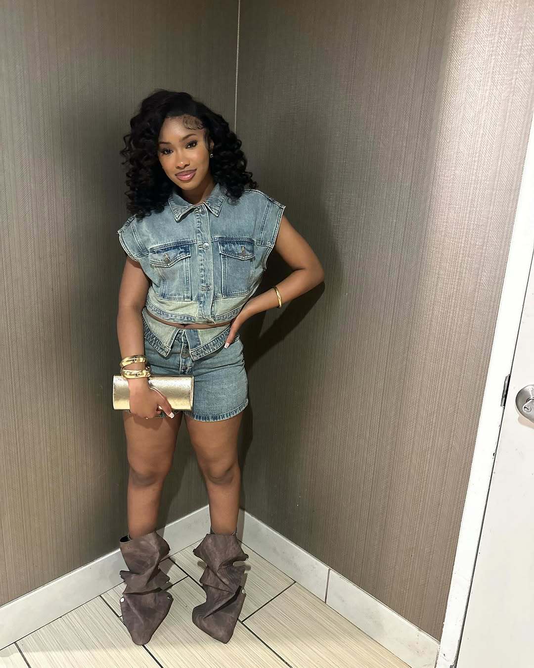 80f890c631c2cceb8c4f33c5d2ac85