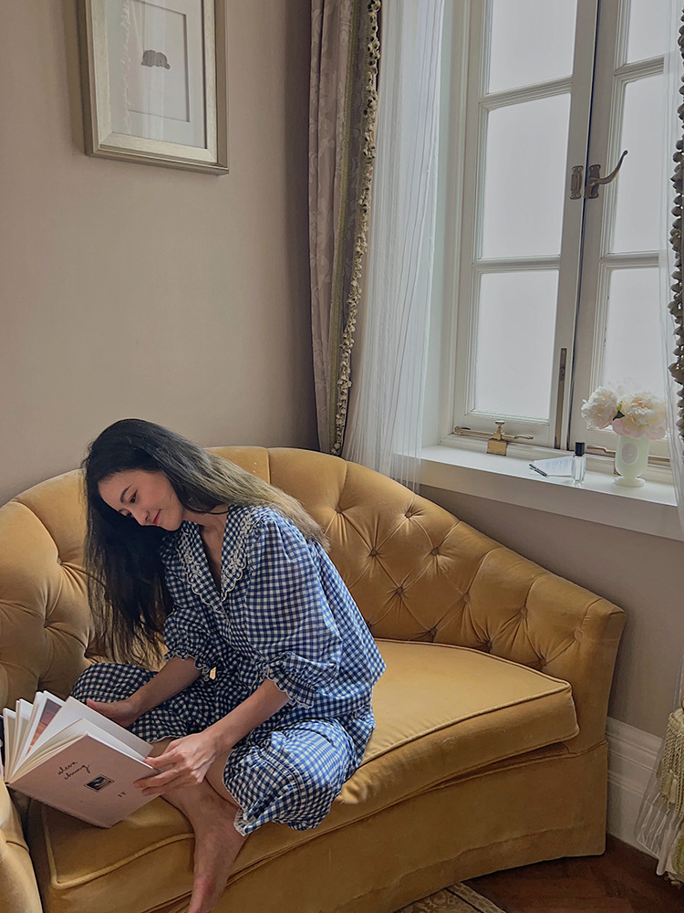 3600E5D1-2E18-4B17-8191-DB5931