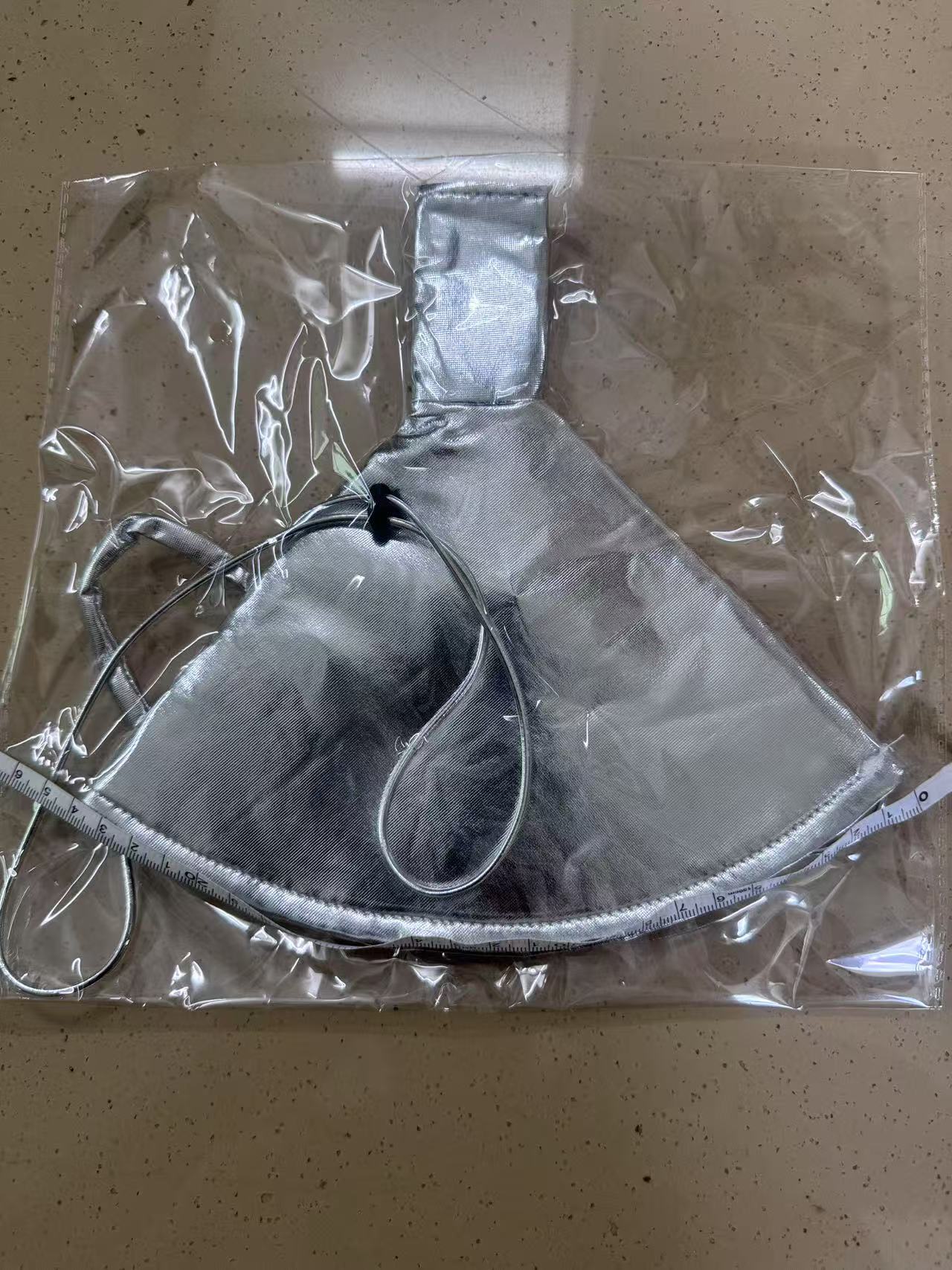 银色三角帽 (2).jpg