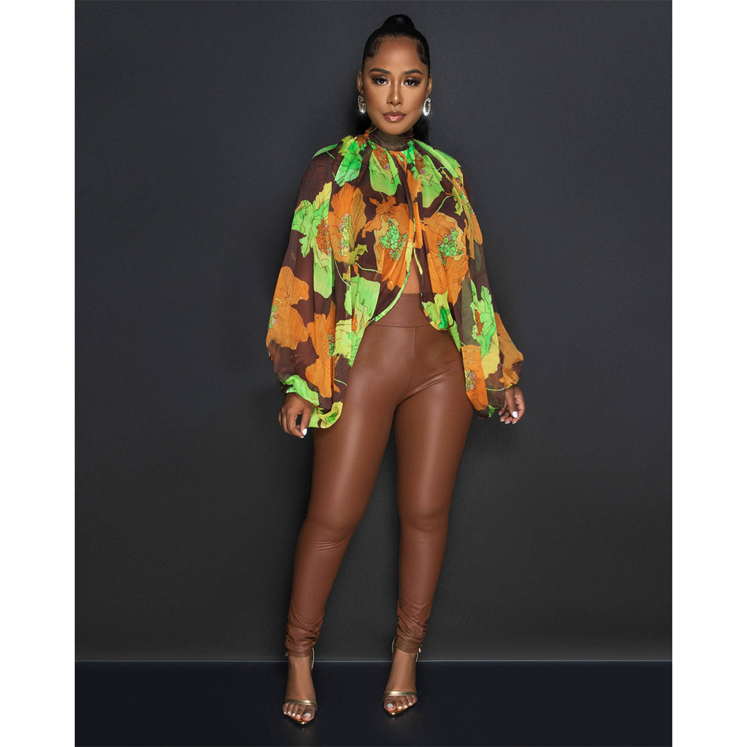 6690 棕底橘花模特图2.jpg