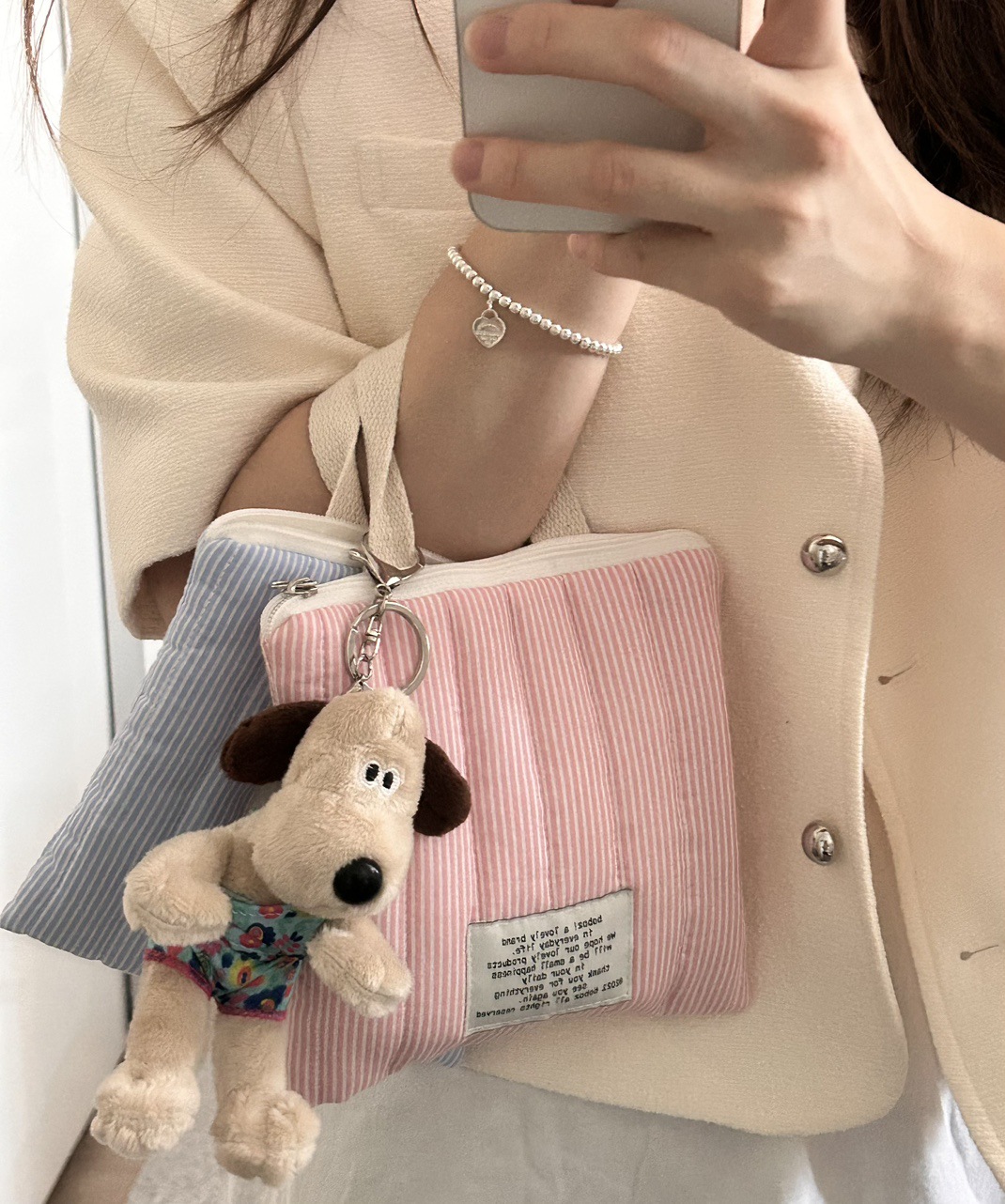 F990CC74-71CA-4157-BBF1-5EE3F8