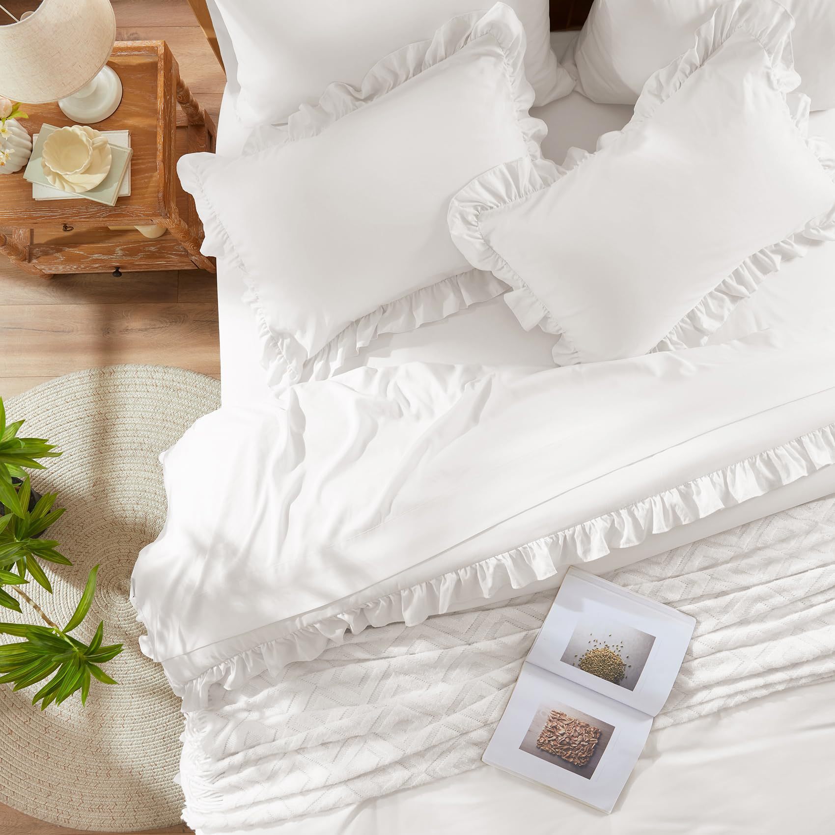 White-ruffle Twin-04.jpg