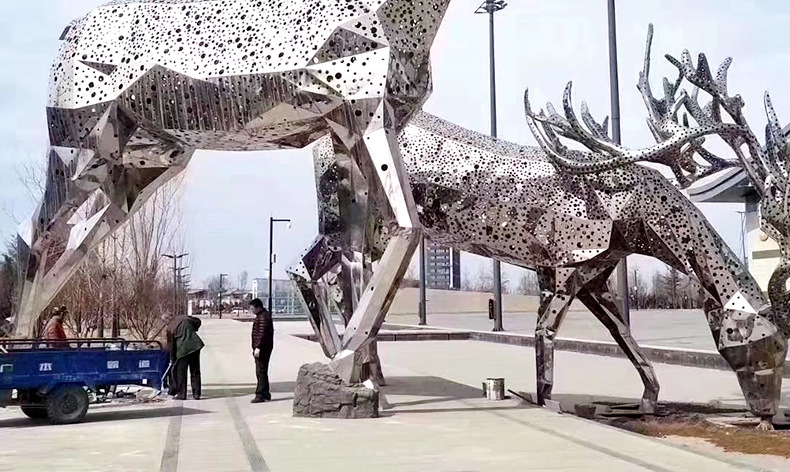 不锈钢镂空鹿雕塑_02