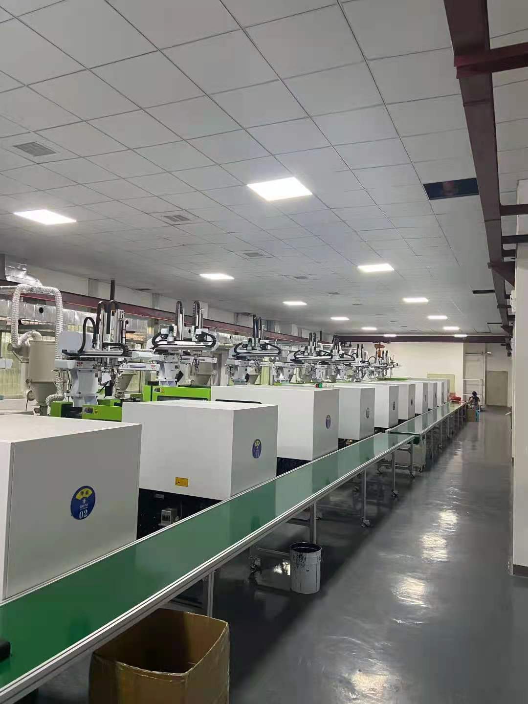 模具塑胶.jpg