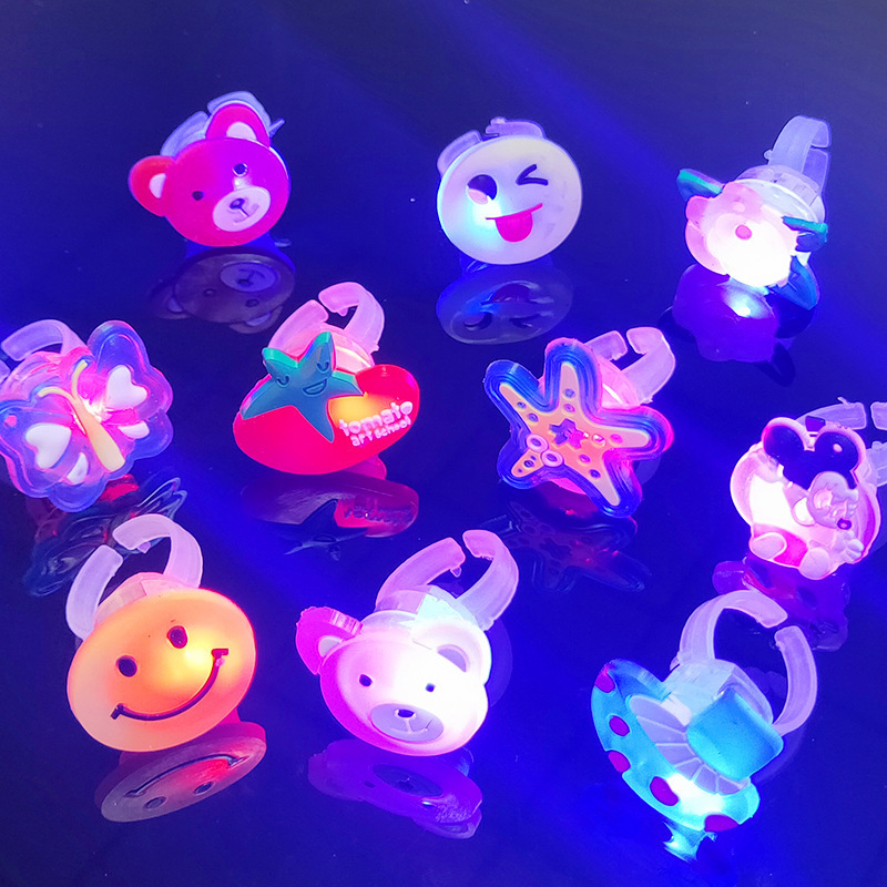 帮手描述图：闪光软胶戒指 发光戒指 发光手指灯 闪光手指灯圣