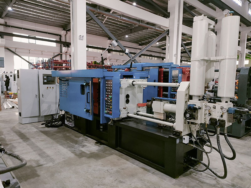 压铸机生产车间3