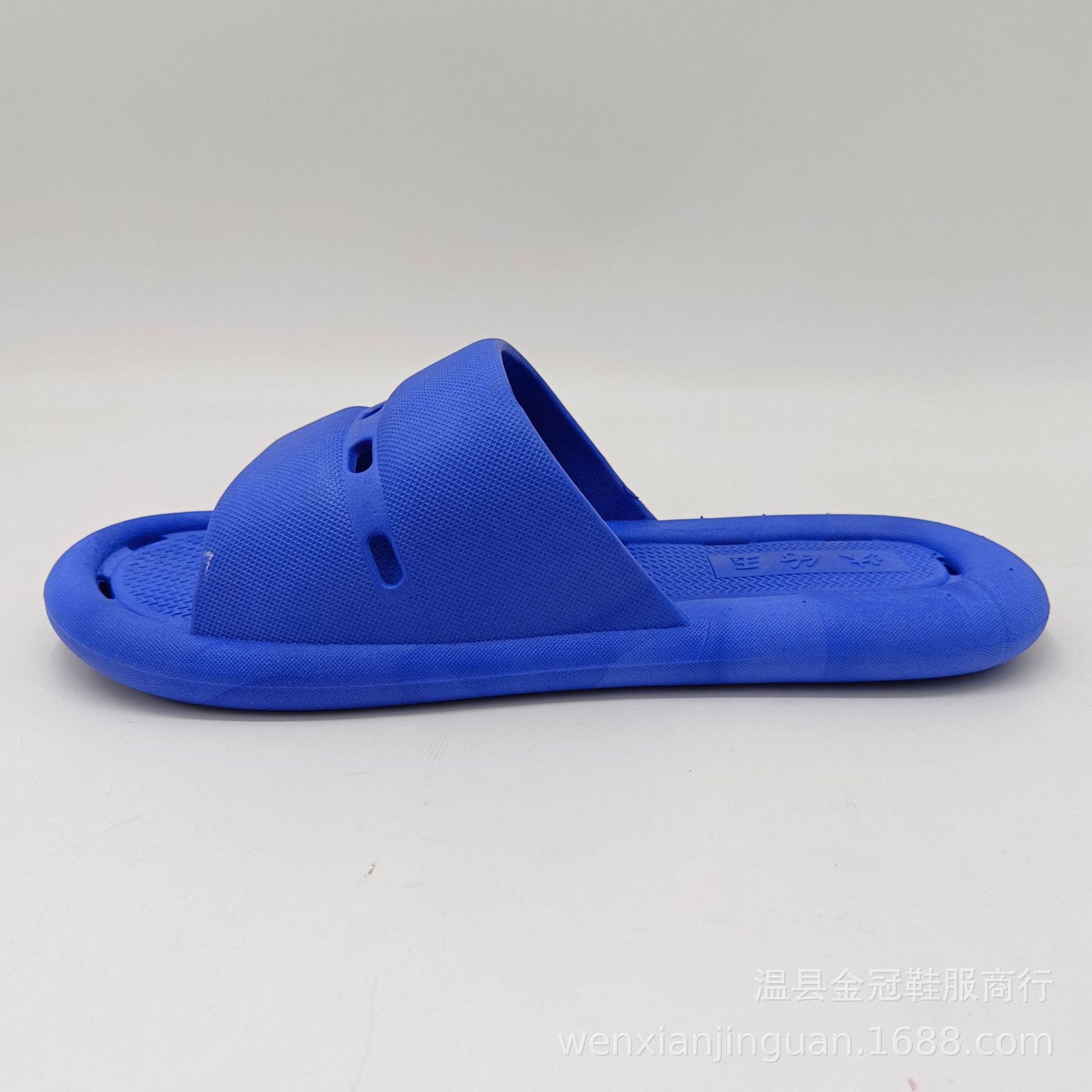 5D1C0A0FEF3DCC3D0D05C06999975C