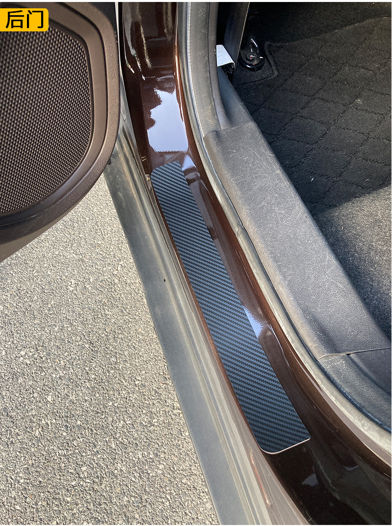 碳纤黑门槛装车 (2).jpg